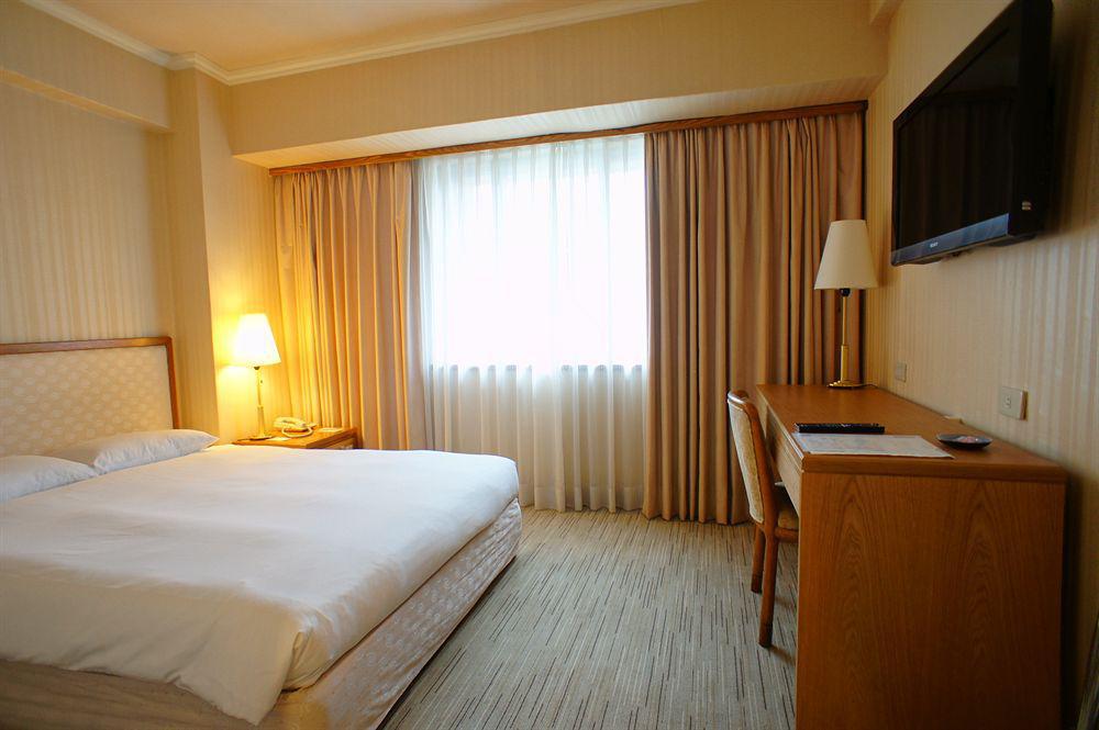 Hotel Riverview Taipei Exterior photo
